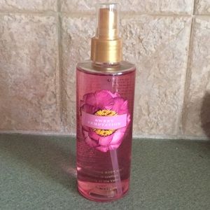 Victoria’s Secret Sweet Temptation Body Mist
